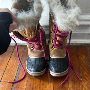 Sorel- black & brown Winter Boots with Pink Laces